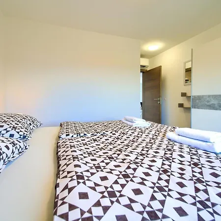 Amber *only 500m From The Beach* Vilă *
