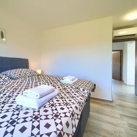 Amber *only 500m From The Beach* Vilă *