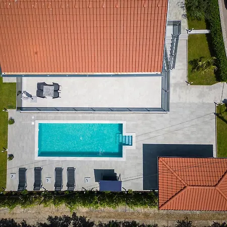 Vilă Amber *only 500m From The Beach* Pinezići