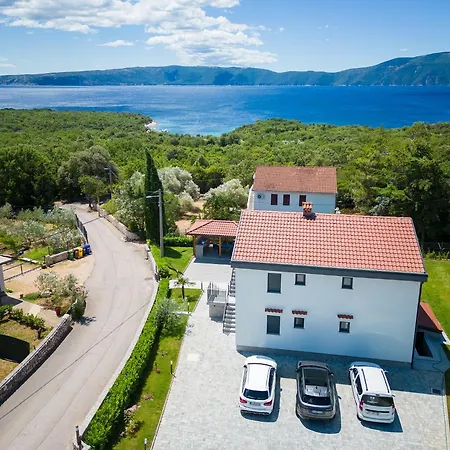 Amber *only 500m From The Beach* Vilă Pinezići